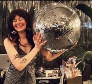 DJ Glitterous with Special Guest Annabella Kirby